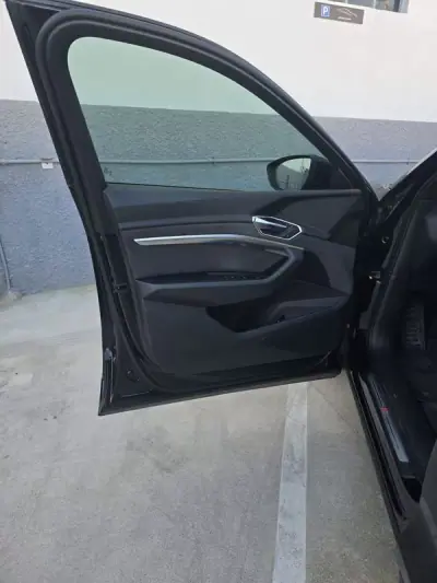 Audi e-tron 2022 - 38500 EUR, 49000 km - AUTO.MOTO.pt - 49000km - foto 14 de 15