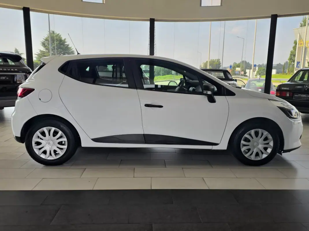 Renault Clio 1.5 Dci Van 2014 - 5750 EUR, 192158 km - AUTO.MOTO.pt - 192158km - foto 7 de 15