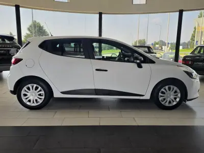 Renault Clio 1.5 Dci Van 2014 - 5750 EUR, 192158 km - AUTO.MOTO.pt - 192158km - foto 7 de 15