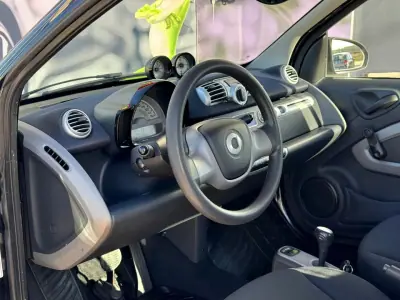 Smart Fortwo Cabrio 2010 - 5940 EUR, 119227 km - AUTO.MOTO.pt - 119227km - foto 9 de 14