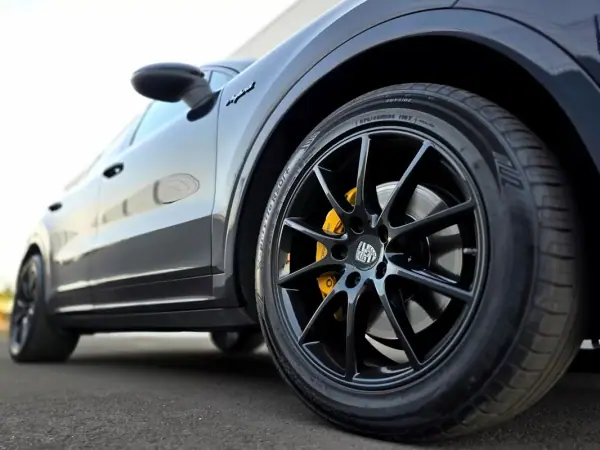 Porsche Cayenne Coupé 2021 - 82000 EUR, 57000 km - AUTO.MOTO.pt - 57000km - foto 4 de 36