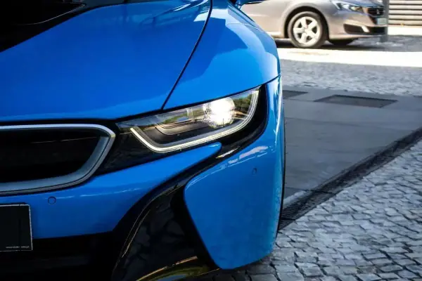 BMW i8 2016 - 61900 EUR, 93668 km - AUTO.MOTO.pt - 93668km - foto 9 de 45