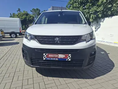 Peugeot Partner 2022 - 14850 EUR, 98726 km - AUTO.MOTO.pt - 98726km - foto 34 de 40
