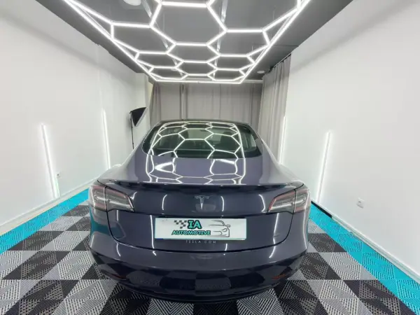 Tesla Model 3 2022 - 27999 EUR, 68900 km - AUTO.MOTO.pt - 68900km - foto 6 de 20