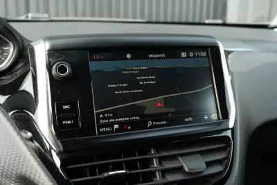 Peugeot 2008 2019 - 12999 EUR, 105150 km - AUTO.MOTO.pt - 105150km - foto 25 de 25