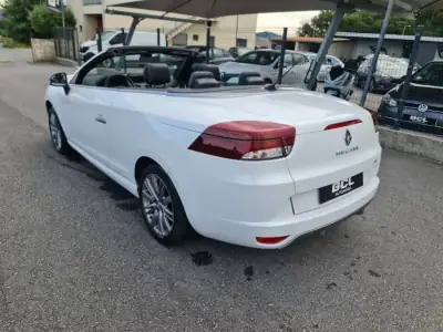 Renault Mégane Cabrio 2015 - 14990 EUR, 195000 km - AUTO.MOTO.pt - 195000km - foto 17 de 43