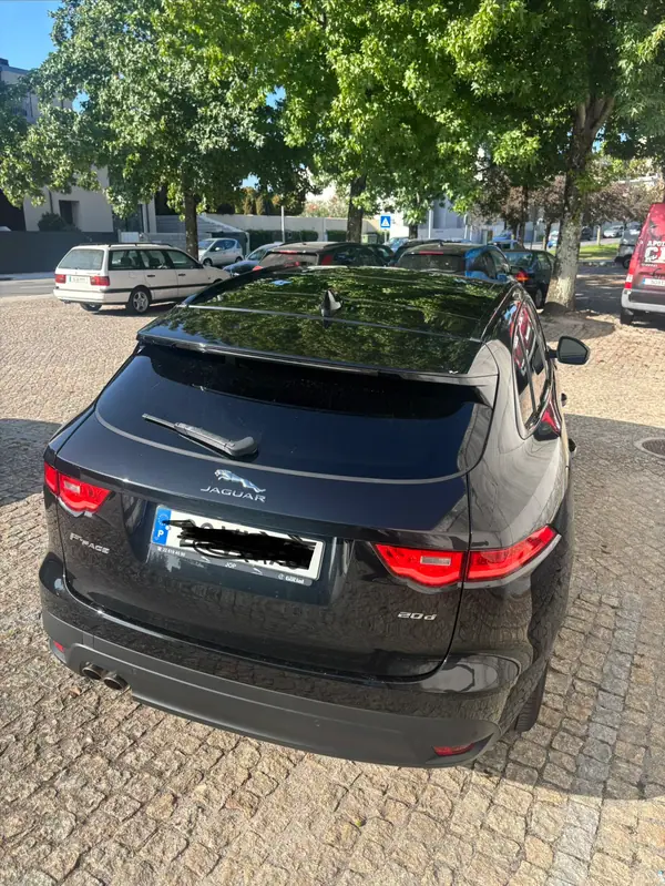 Jaguar F-Pace 2019 - 22900 EUR, 98500 km - 98500km - foto 4 de 13