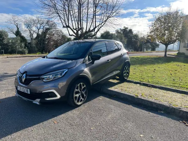 Renault Captur 2019 - 16990 EUR, 90898 km - AUTO.MOTO.pt - 90898km - foto 12 de 37