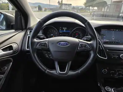 Ford Focus 2015 - 10990 EUR, 105000 km - AUTO.MOTO.pt - 105000km - foto 16 de 32