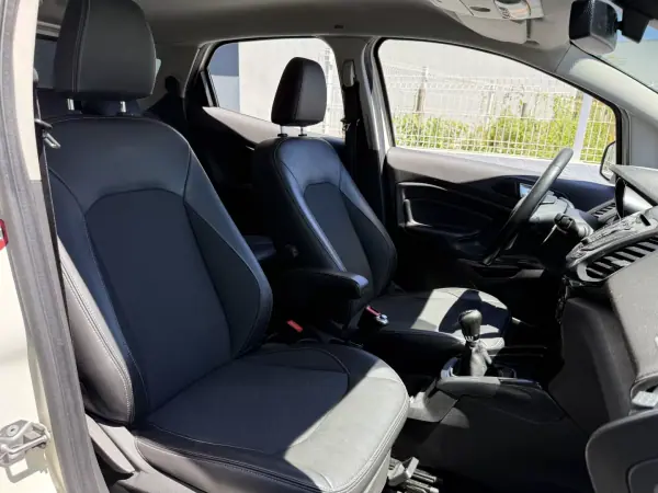 Ford EcoSport 2016 - 7750 EUR, 161000 km - AUTO.MOTO.pt - 161000km - foto 18 de 20