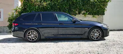 BMW 530e 2022 - 44900 EUR, 52332 km - AUTO.MOTO.pt - 52332km - foto 8 de 46