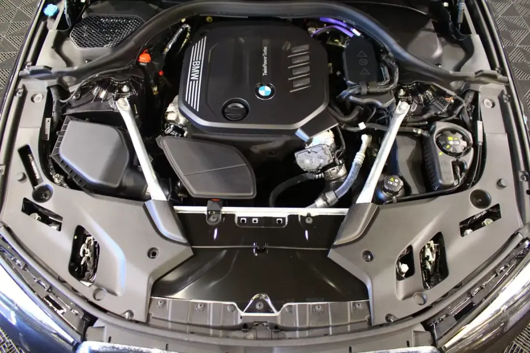 BMW 520 2023 - 29900 EUR, 165000 km - AUTO.MOTO.pt - 165000km - foto 32 de 33