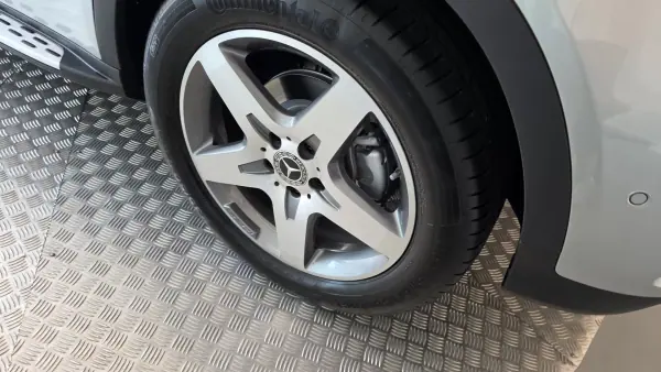 Mercedes-Benz GLA 180 2018 - 24900 EUR, 41570 km - 41570km - foto 30 de 52
