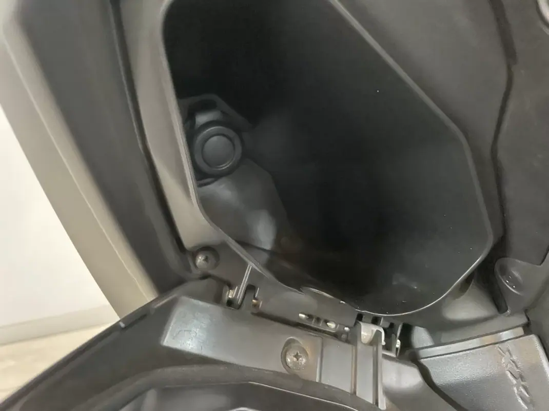 Yamaha XMAX 2017 - 3950 EUR, 9400 km - 9400km - foto 18 de 19