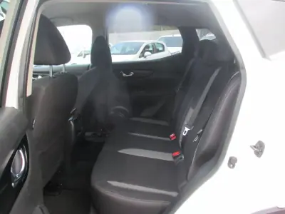 Nissan Qashqai 2018 - 15990 EUR, 170000 km - 170000km - foto 24 de 26