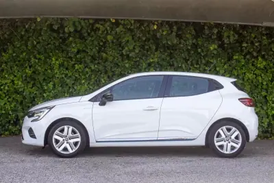 Renault Clio 2021 - 13500 EUR, 156000 km - AUTO.MOTO.pt - 156000km - foto 5 de 14