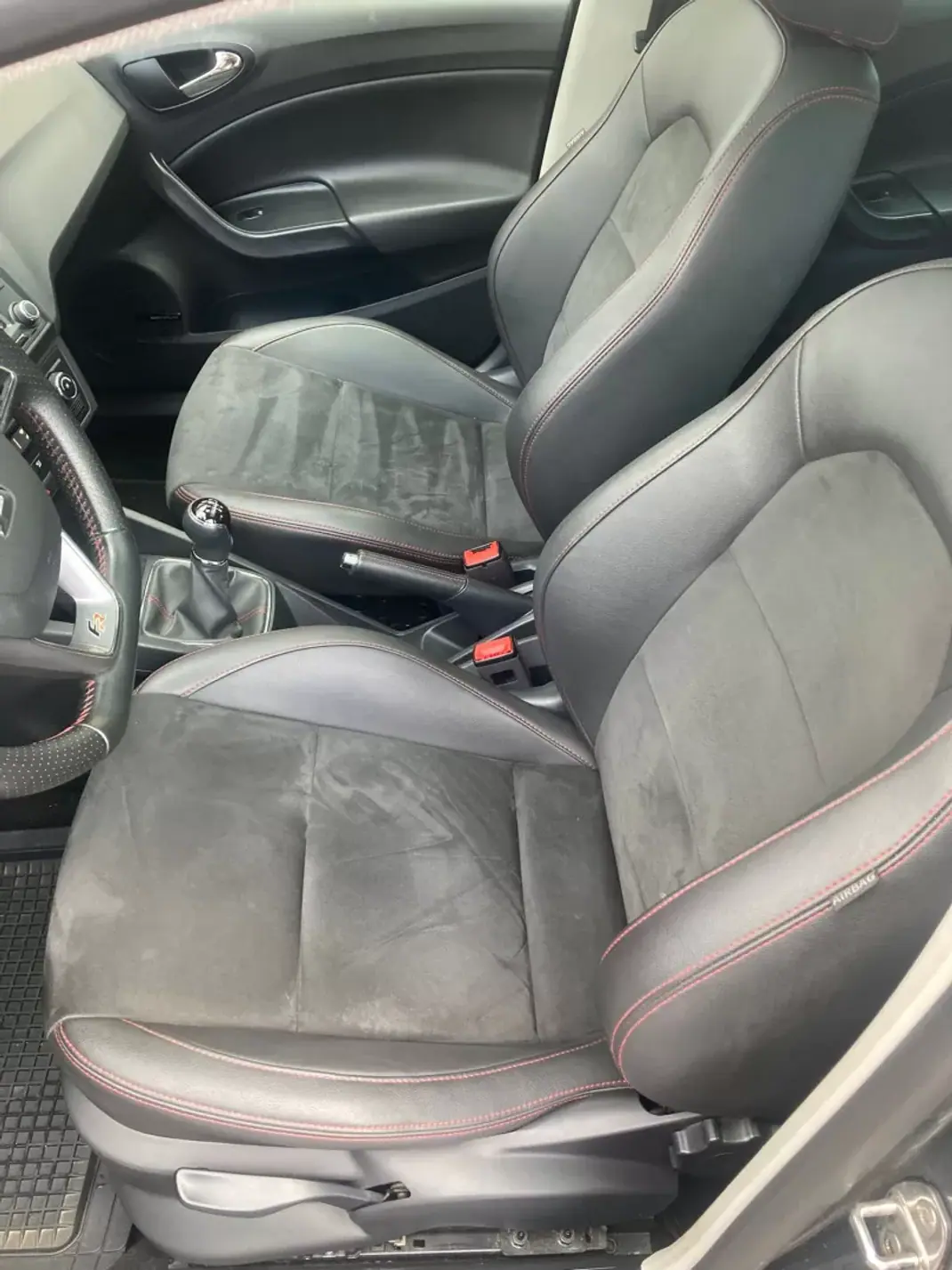 SEAT Ibiza 2016 - 13900 EUR, 118800 km - AUTO.MOTO.pt - 118800km - foto 19 de 24