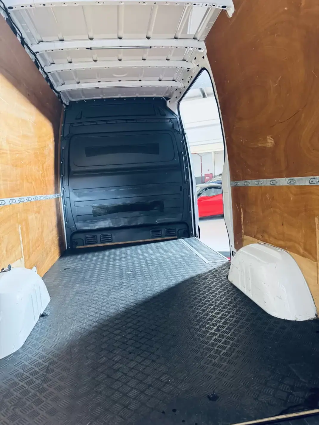 Mercedes-Benz Sprinter 2015 - 15990 EUR, 231751 km - 231751km - foto 15 de 32