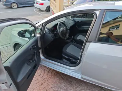 SEAT Ibiza 2016 - 10900 EUR, 80000 km - AUTO.MOTO.pt - 80000km - foto 15 de 29