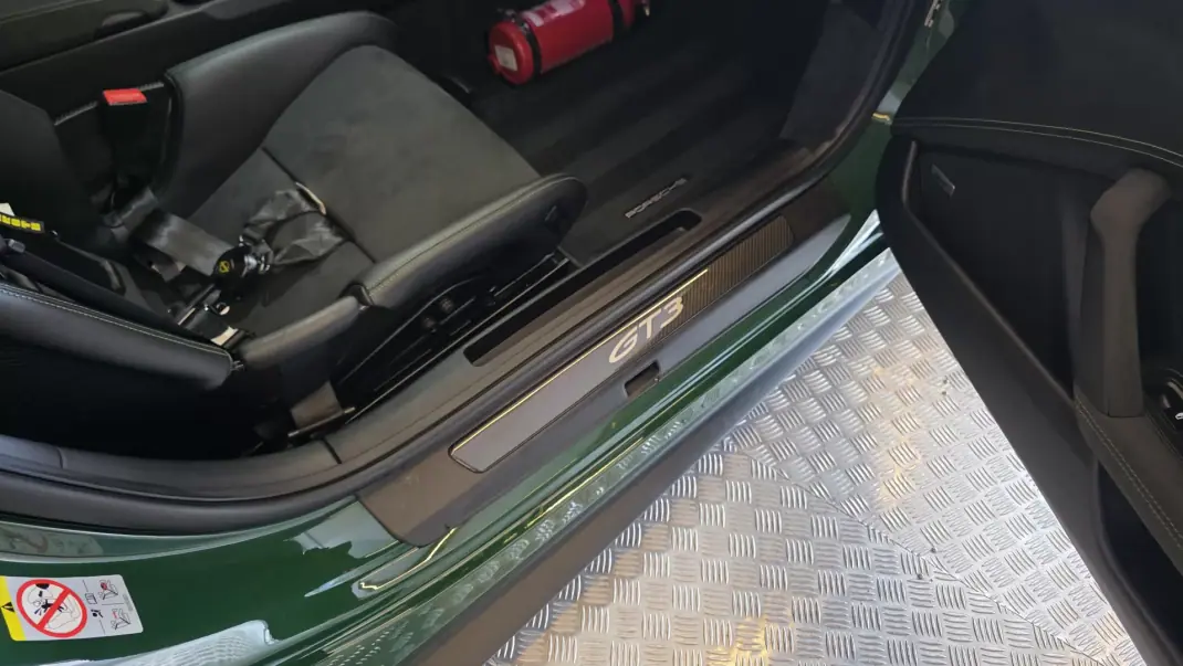 Porsche 992 2021 - 235000 EUR, 15666 km - AUTO.MOTO.pt - 15666km - foto 55 de 61