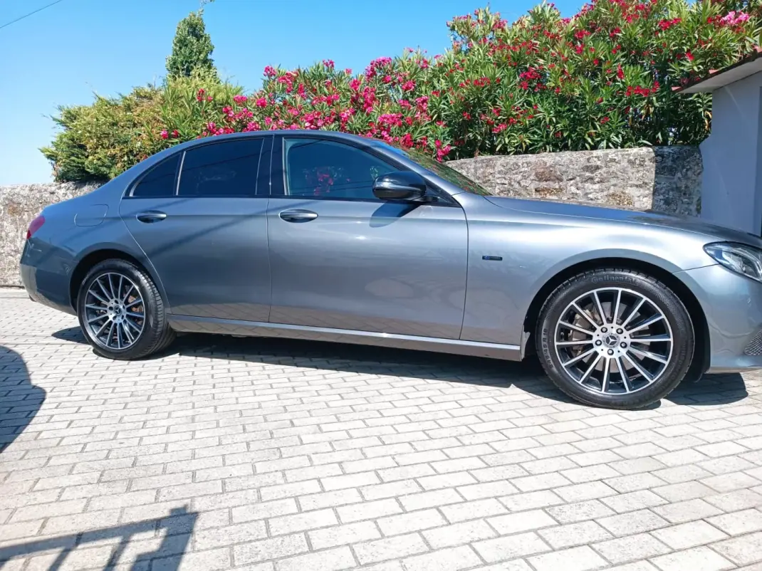 Mercedes-Benz E 300 2019 - 27500 EUR, 150200 km - 150200km - foto 5 de 18