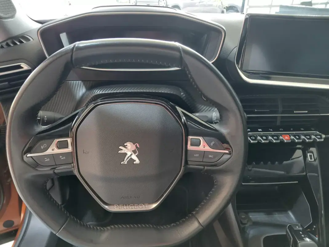 Peugeot e-2008 2020 - 16800 EUR, 98000 km - AUTO.MOTO.pt - 98000km - foto 17 de 23