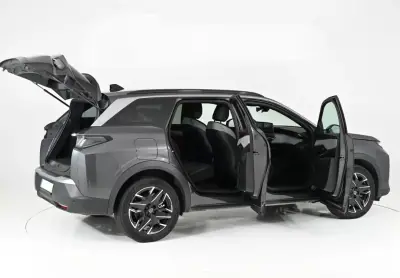 Peugeot 5008 2025 - 34450 EUR, 30000 km - AUTO.MOTO.pt - 30000km - foto 6 de 22
