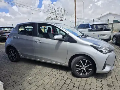 Toyota Yaris 2020 - 13490 EUR, 130000 km - AUTO.MOTO.pt - 130000km - foto 7 de 14
