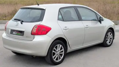 Toyota Auris 2009 - 4750 EUR, 291081 km - 291081km - foto 10 de 17
