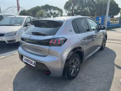 Peugeot e-208 2021 - 16750 EUR, 64889 km - AUTO.MOTO.pt - 64889km - foto 8 de 31