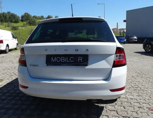 Skoda Fabia Break 2022 - 14500 EUR, 55406 km - AUTO.MOTO.pt - 55406km - foto 16 de 18