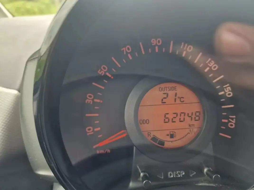 Peugeot 108 2021 - 11000 EUR, 62048 km - AUTO.MOTO.pt - 62048km - foto 24 de 32