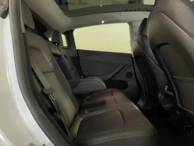 Tesla Model Y 2023 - 39500 EUR, 48000 km - 48000km - foto 19 de 43