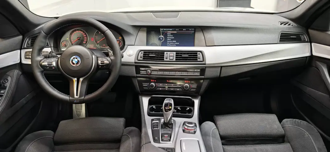 BMW 520 2011 - 19990 EUR, 157000 km - AUTO.MOTO.pt - 157000km - foto 24 de 37