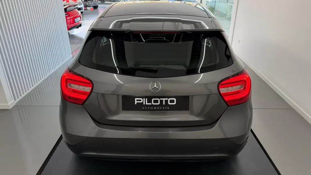 Mercedes-Benz A 180 2014 - 13990 EUR, 259250 km - AUTO.MOTO.pt - 259250km - foto 8 de 29