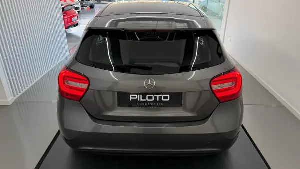 Mercedes-Benz A 180 2014 - 13990 EUR, 259250 km - AUTO.MOTO.pt - 259250km - foto 8 de 29