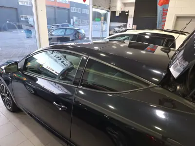 Renault Mégane Coupe 2013 - 9900 EUR, 177543 km - AUTO.MOTO.pt - 177543km - foto 14 de 17