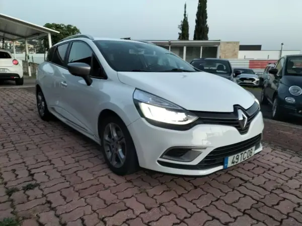 Renault Clio Sport Tourer 2017 - 14750 EUR, 159000 km - 159000km - foto 3 de 12