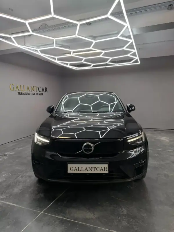 Volvo C40 2023 - 34000 EUR, 63574 km - AUTO.MOTO.pt - 63574km - foto 5 de 16