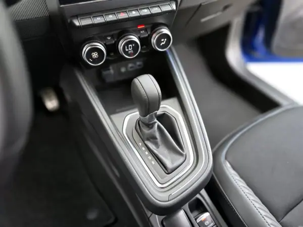 Renault Clio 2024 - 21900 EUR, 57020 km - AUTO.MOTO.pt - 57020km - foto 22 de 34