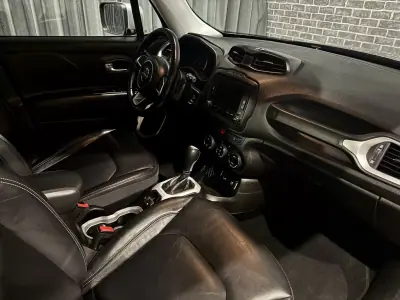 Jeep Renegade 2018 - 18900 EUR, 75000 km - AUTO.MOTO.pt - 75000km - foto 7 de 19