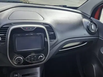 Renault Captur 2016 - 11450 EUR, 165268 km - AUTO.MOTO.pt - 165268km - foto 13 de 41