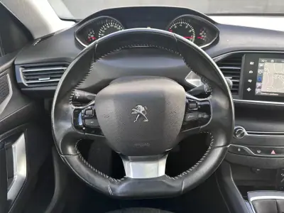 Peugeot 308 SW 2016 - 8900 EUR, 200000 km - AUTO.MOTO.pt - 200000km - foto 41 de 51