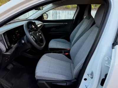Renault Mégane E-Tech 2022 - 22500 EUR, 14000 km - AUTO.MOTO.pt - 14000km - foto 5 de 24