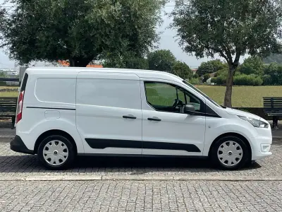 Ford Transit Connect 2018 - 12900 EUR, 138000 km - AUTO.MOTO.pt - 138000km - foto 5 de 37
