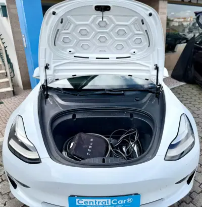 Tesla Model 3 2020 - 27950 EUR, 97000 km - AUTO.MOTO.pt - 97000km - foto 26 de 26