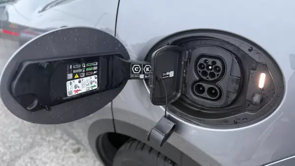 Jaguar E-Pace 2023 - 45500 EUR, 40380 km - AUTO.MOTO.pt - 40380km - foto 20 de 38