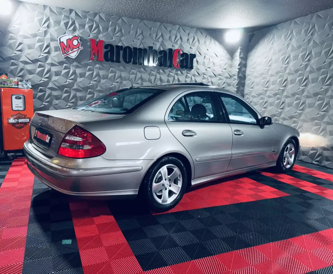 Mercedes-Benz E 270 2003 - 13990 EUR, 91096 km - AUTO.MOTO.pt - 91096km - foto 14 de 34