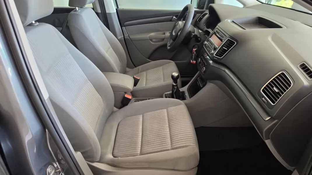 SEAT Alhambra 2011 - 11750 EUR, 235491 km - 235491km - foto 47 de 54