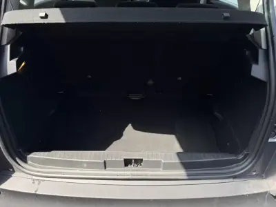 Renault Captur 2015 - 12900 EUR, 154000 km - AUTO.MOTO.pt - 154000km - foto 9 de 11